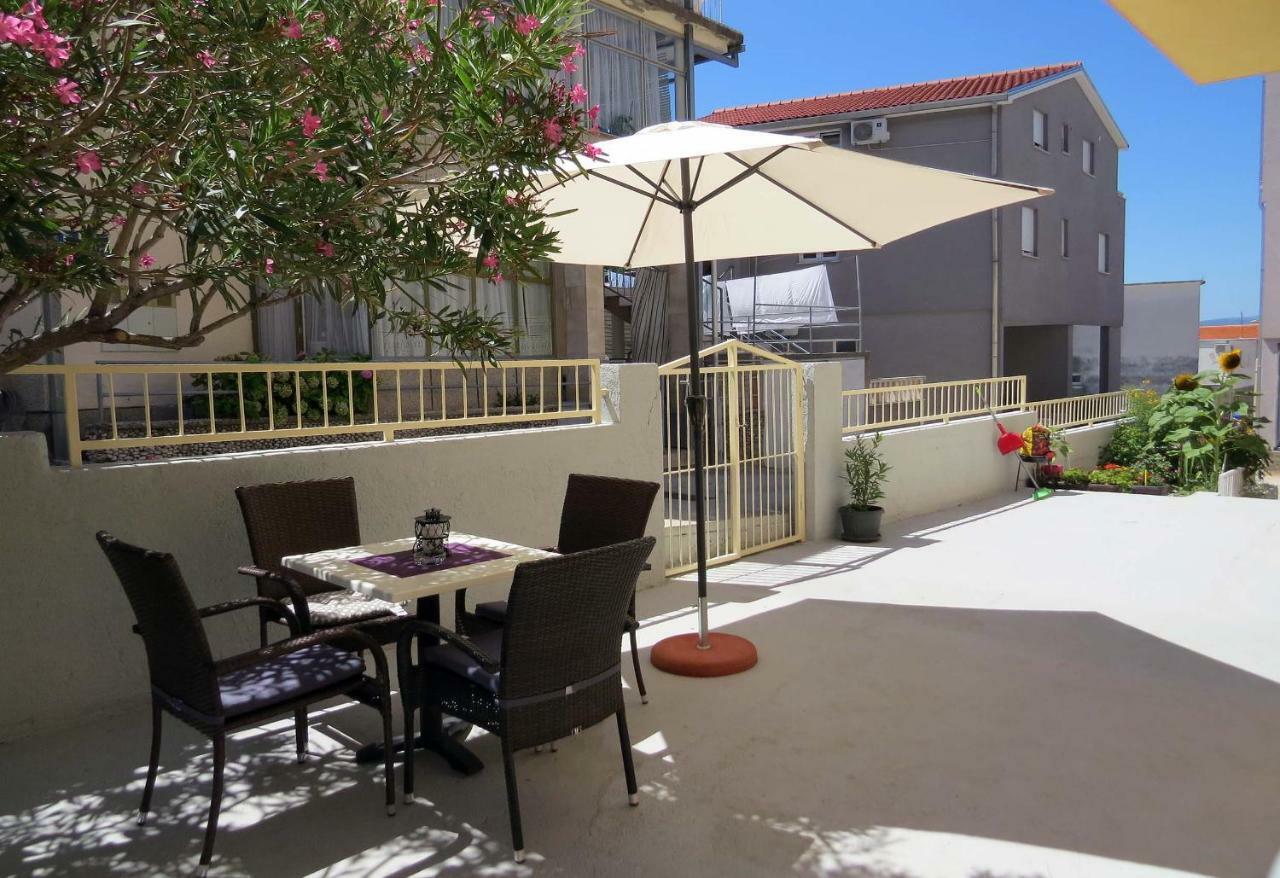 Apartman Jakir Baška Voda Екстериор снимка