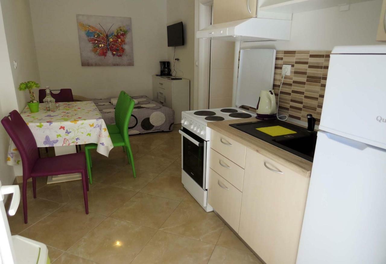 Apartman Jakir Baška Voda Екстериор снимка