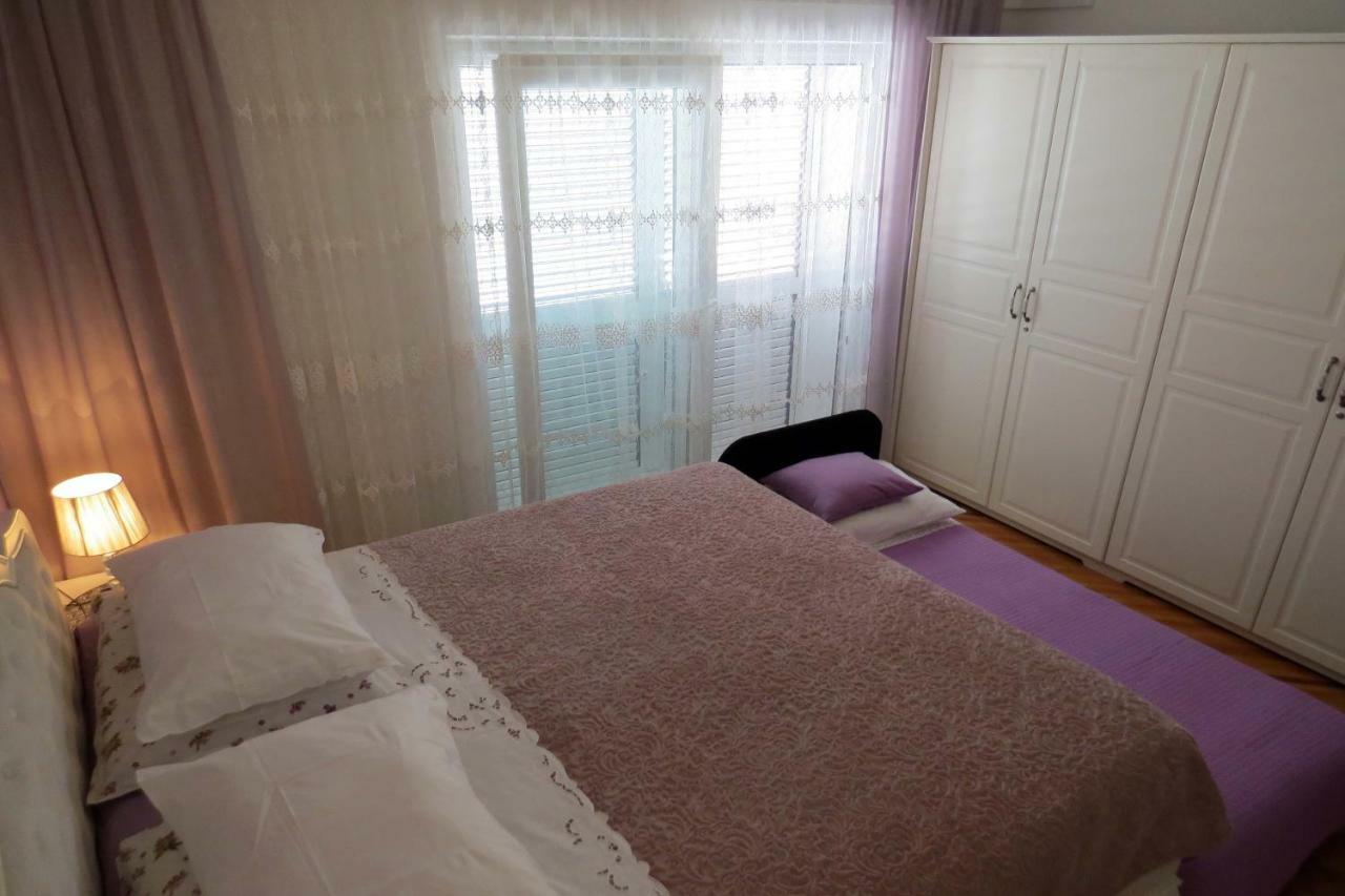 Apartman Jakir Baška Voda Екстериор снимка