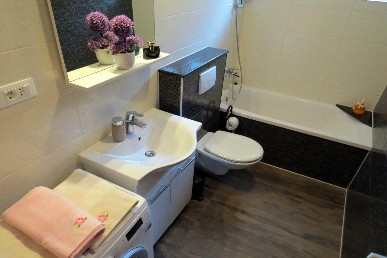 Apartman Jakir Baška Voda Екстериор снимка