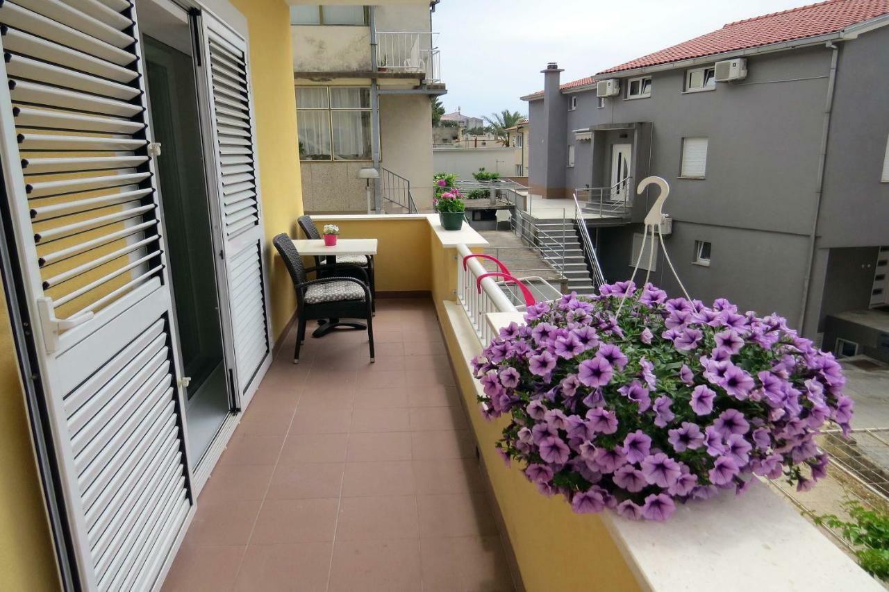 Apartman Jakir Baška Voda Екстериор снимка