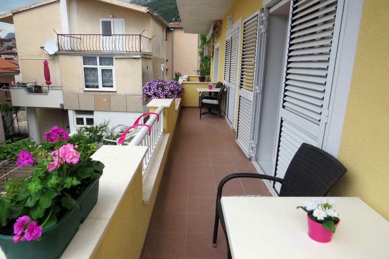 Apartman Jakir Baška Voda Екстериор снимка